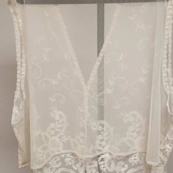 Women's Top - Picture 2 of 3